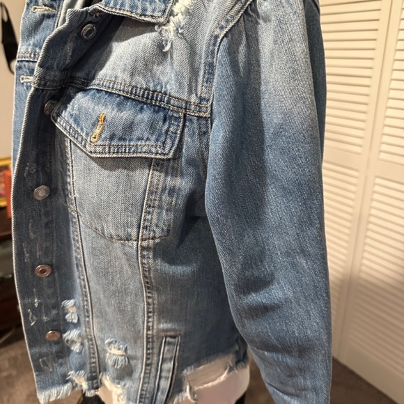 Jean Jacket Distressed Denim Ripped - Picture 6 of 7